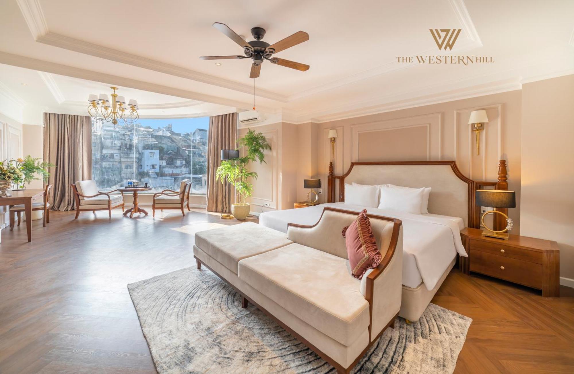 Отель The Western Hill 4*